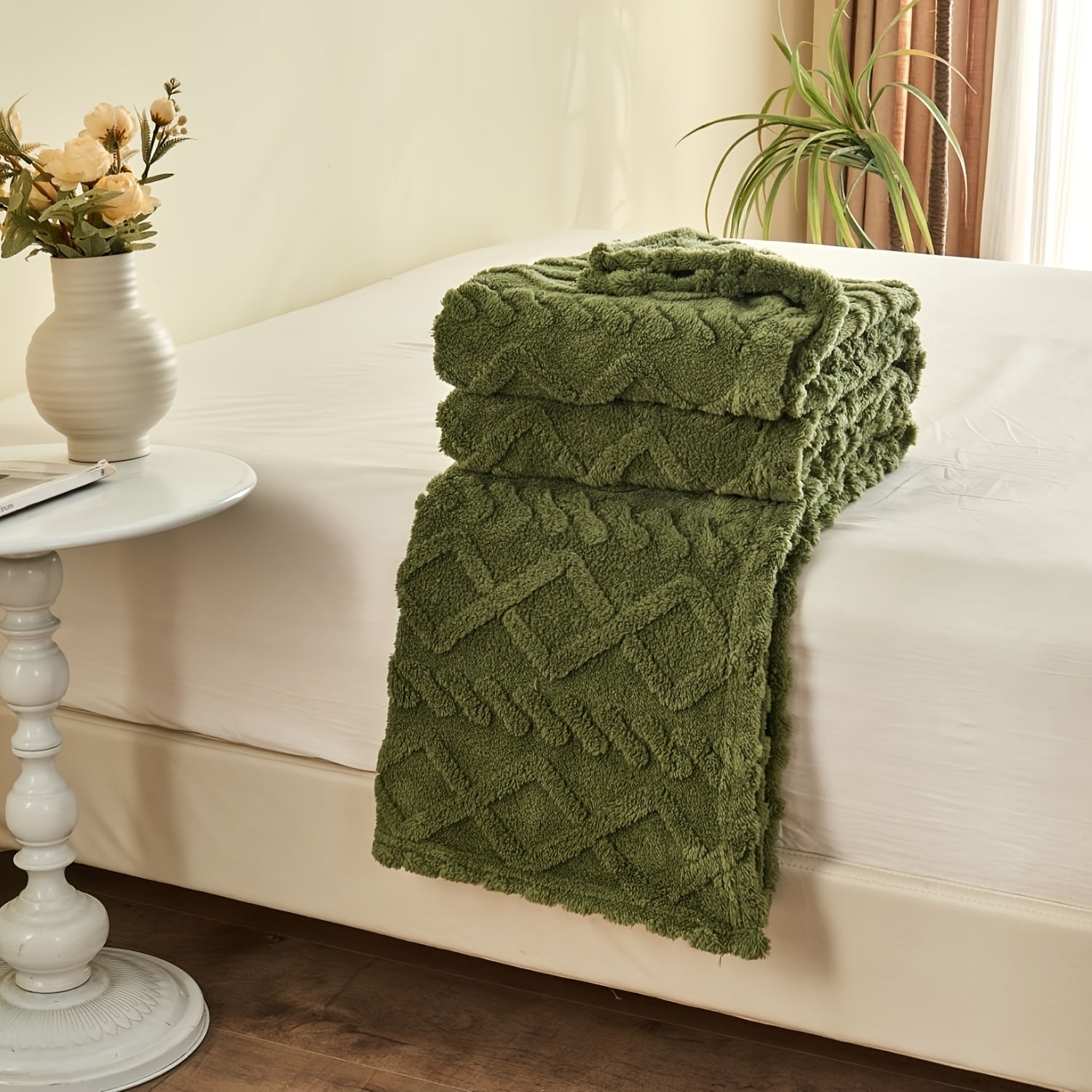 Ultra-Soft Diamond Jacquard Brushed Fleece - Cozy, Thick Plush With 3D Design | Versatile For Bed, Couch, Travel | Machine Washable | All-Season Comfort, Air Conditioning, Flannel, Multifunctional